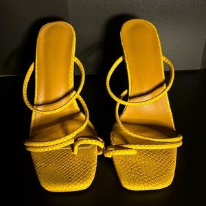 Slip on heels (Yellow)
